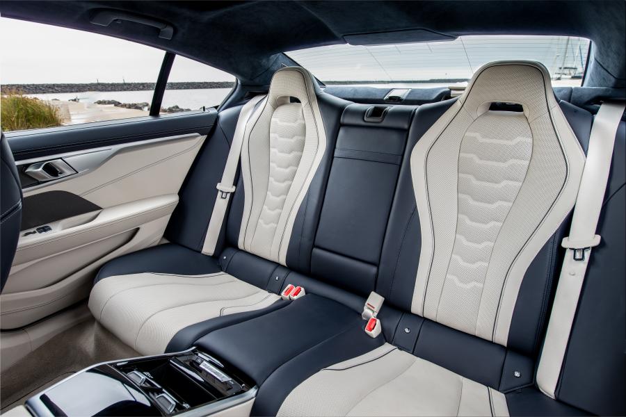 Интерьер BMW M850i xDrive Gran Coupe (G16) 2020 года  (AU) (фото 12 из 21)